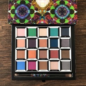 Vintage Urban Decay Alice Through The Looking Glass Eyeshadow Palette NEW
